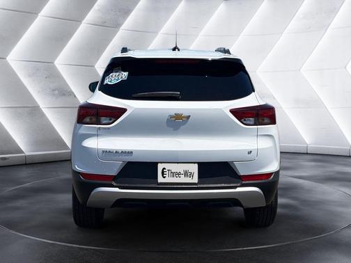 Summit White 2022 Chevrolet Trailblazer LT