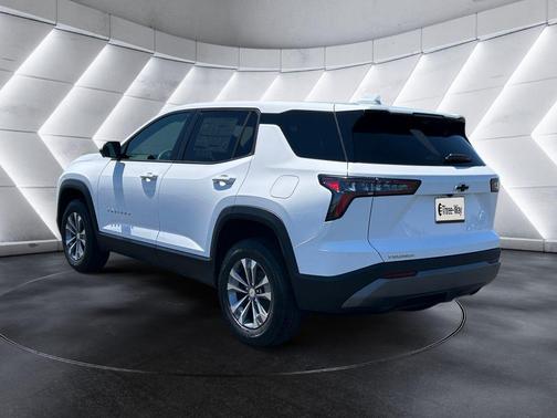 Summit White 2026 Chevrolet Equinox LT