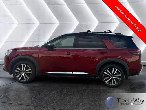 2023 Nissan Pathfinder Platinum