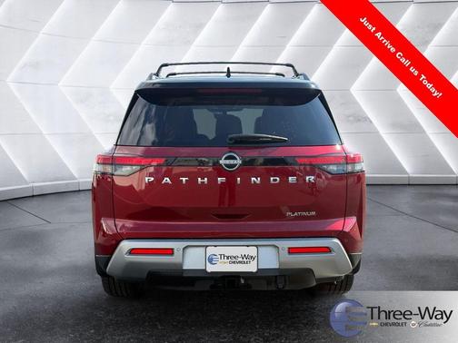 2023 Nissan Pathfinder Platinum