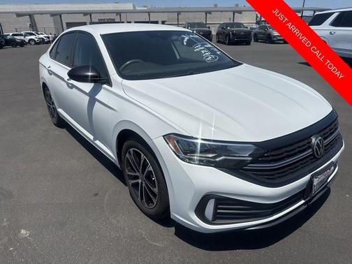 Pure White 2024 Volkswagen Jetta 1.5T Sport