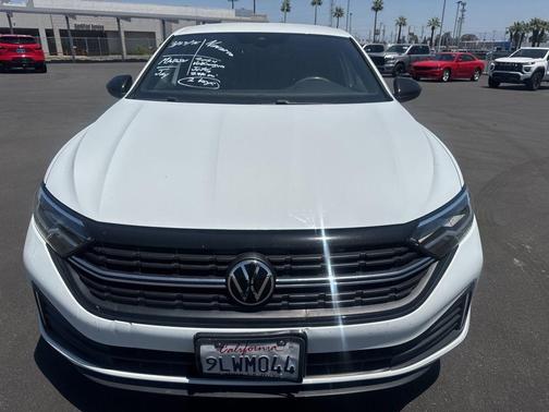 Pure White 2024 Volkswagen Jetta 1.5T Sport