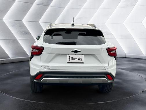 Summit White 2026 Chevrolet Trax LT