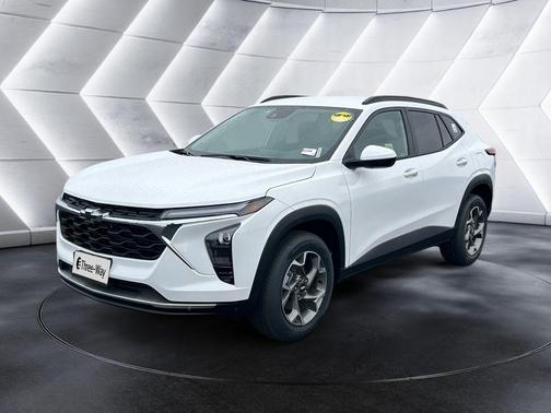 Summit White 2026 Chevrolet Trax LT