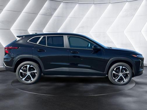 Mosaic Black Metallic 2026 Chevrolet Trax 1RS