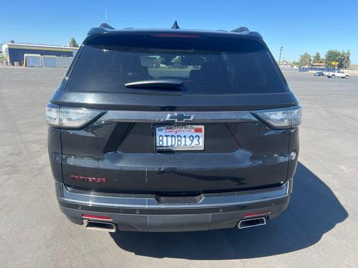 Mosaic Black Metallic 2020 Chevrolet Traverse Premier