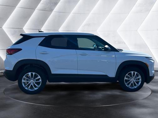 Summit White 2026 Chevrolet Trailblazer LS