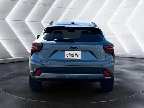 Sterling Gray Metallic 2026 Chevrolet Trax LT