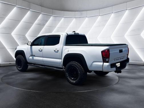 Super White 2018 Toyota Tacoma TRD Off Road