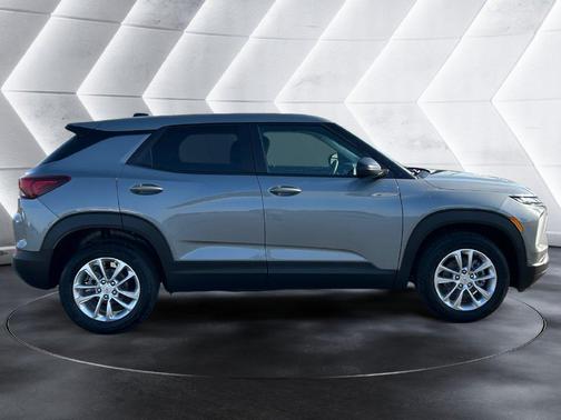 Sterling Gray Metallic 2026 Chevrolet Trailblazer LS