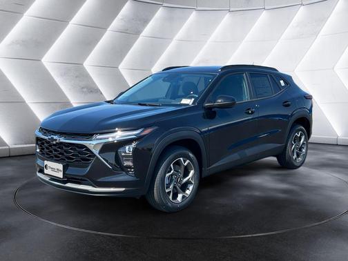Mosaic Black Metallic 2026 Chevrolet Trax LT