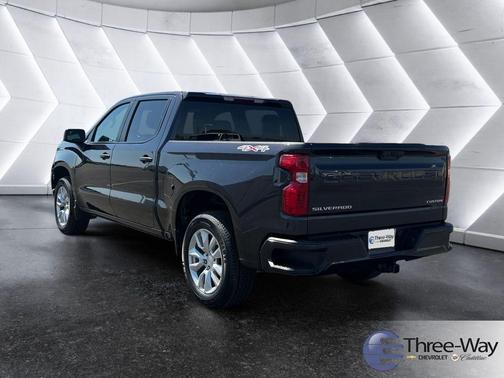 Dark Ash Metallic 2022 Chevrolet Silverado 1500 Custom