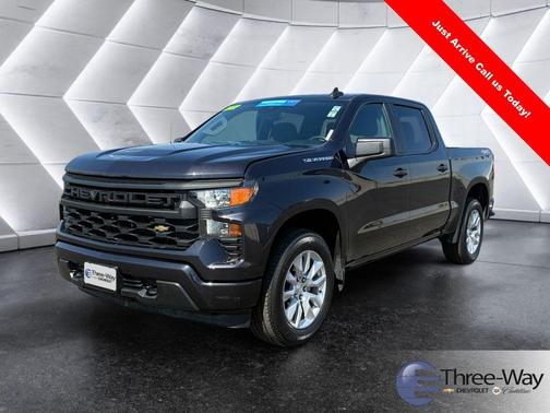 Dark Ash Metallic 2022 Chevrolet Silverado 1500 Custom