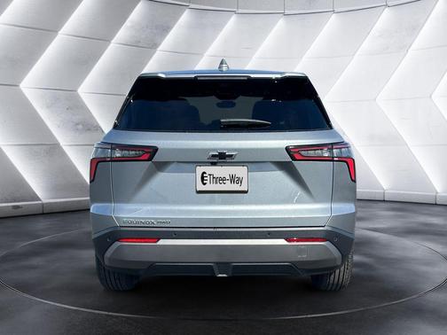 Sterling Gray Metallic 2026 Chevrolet Equinox LT