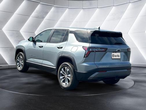 Sterling Gray Metallic 2026 Chevrolet Equinox LT
