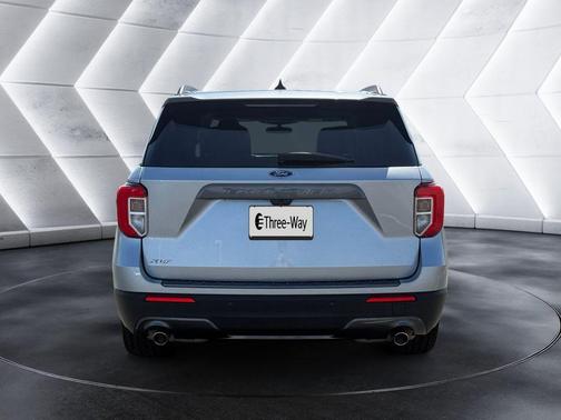 Silver Metallic 2021 Ford Explorer XLT