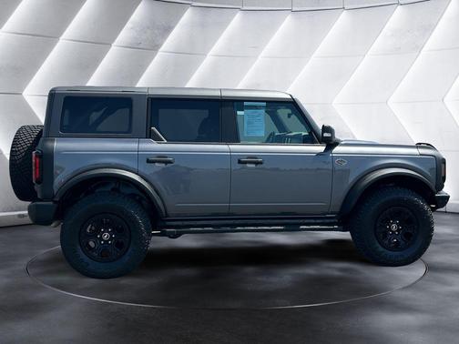 Carbonized Gray Metallic 2023 Ford Bronco Wildtrak