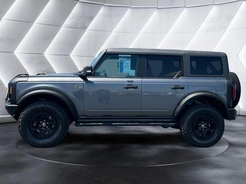 Carbonized Gray Metallic 2023 Ford Bronco Wildtrak