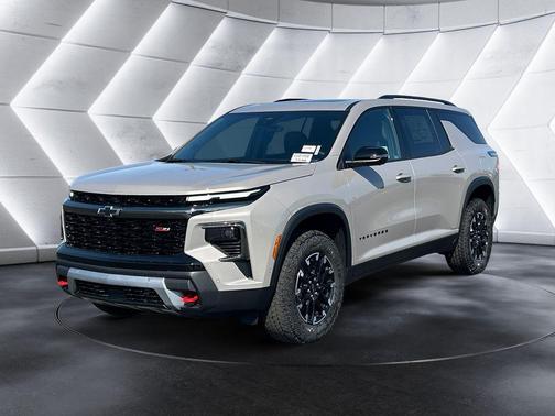 Sandstone Gray 2026 Chevrolet Traverse Z71
