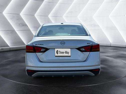 Brilliant Silver Metallic 2024 Nissan Altima 2.5 SV