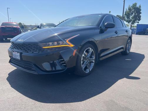 Ebony Black 2022 Kia K5 EX