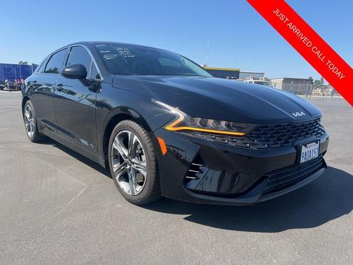 Ebony Black 2022 Kia K5 EX