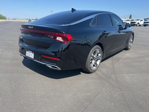Ebony Black 2022 Kia K5 EX