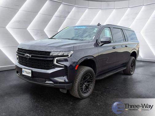 2023 Chevrolet Suburban RST