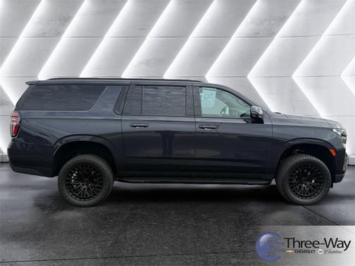 2023 Chevrolet Suburban RST