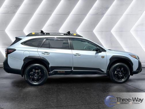 Ice Silver Metallic 2022 Subaru Outback Wilderness