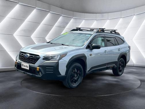Ice Silver Metallic 2022 Subaru Outback Wilderness