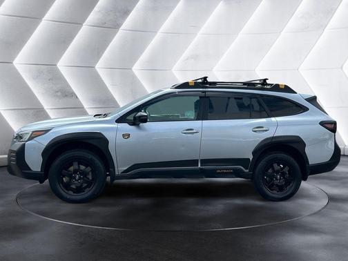 Ice Silver Metallic 2022 Subaru Outback Wilderness