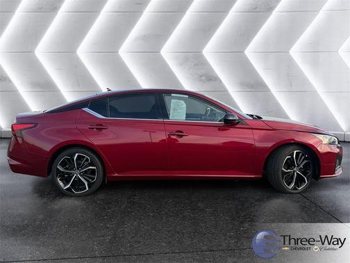 2023 Nissan Altima 2.5 SR