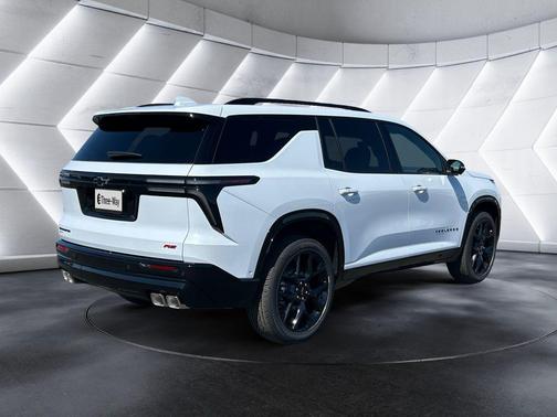 Polar White 2026 Chevrolet Traverse RS