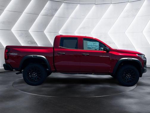 Radiant Red 2026 Chevrolet Colorado Trail Boss