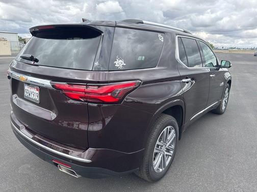 Black Cherry Metallic 2022 Chevrolet Traverse High Country