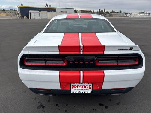 White Knuckle Clearcoat 2022 Dodge Challenger R/T Scat Pack