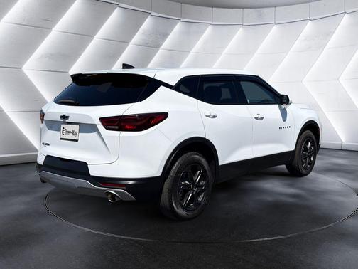 Summit White 2023 Chevrolet Blazer 2LT