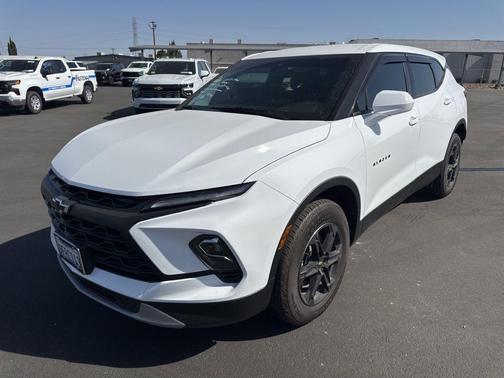 Summit White 2023 Chevrolet Blazer 2LT