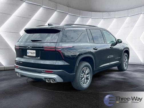 Mosaic Black Metallic 2026 Chevrolet Traverse LT