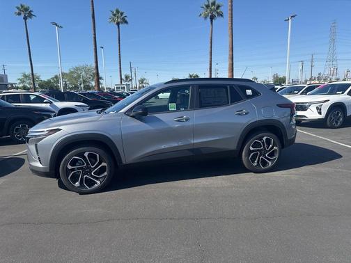 Sterling Gray Metallic 2026 Chevrolet Trax 2RS