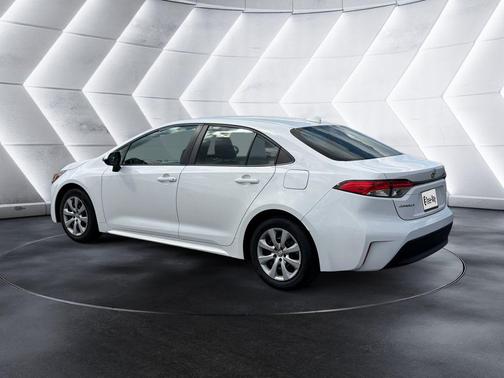 Ice 2023 Toyota Corolla LE