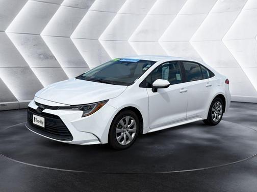 Ice 2023 Toyota Corolla LE