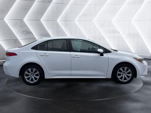 Ice 2023 Toyota Corolla LE
