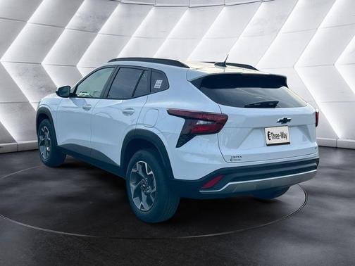 Summit White 2026 Chevrolet Trax LT