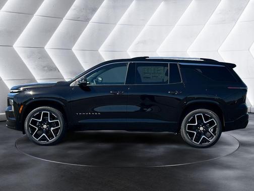 Mosaic Black Metallic 2026 Chevrolet Traverse High Country