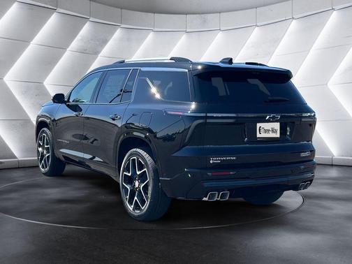 Mosaic Black Metallic 2026 Chevrolet Traverse High Country