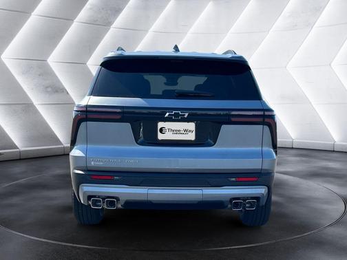 Sterling Gray Metallic 2026 Chevrolet Traverse LT