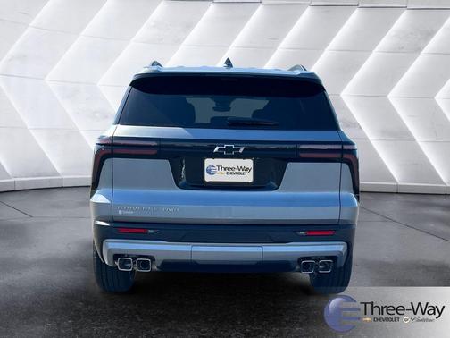 Sterling Gray Metallic 2026 Chevrolet Traverse LT