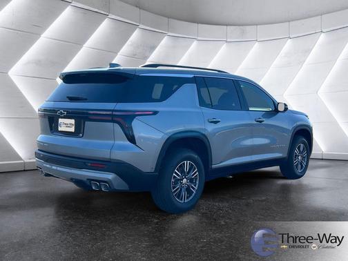 Sterling Gray Metallic 2026 Chevrolet Traverse LT